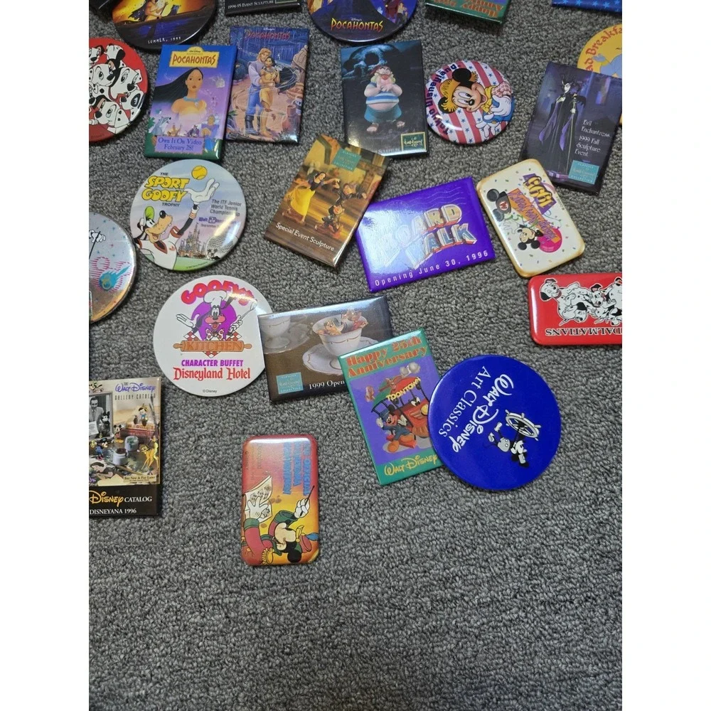Drunk Drawer Lot 43 Of Vintage Disney Pinbacks